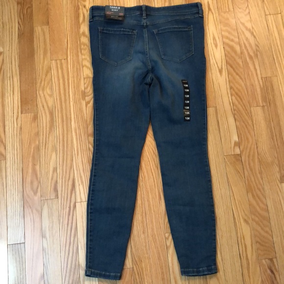TORRID size 10R mid rise luxe super skinny - Picture 8 of 16